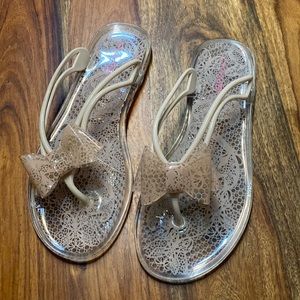 STREETWEAR - jelly sandals - pink accents - size 9